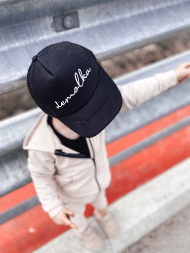 Czapka z daszkiem Demolka (różne kolory)